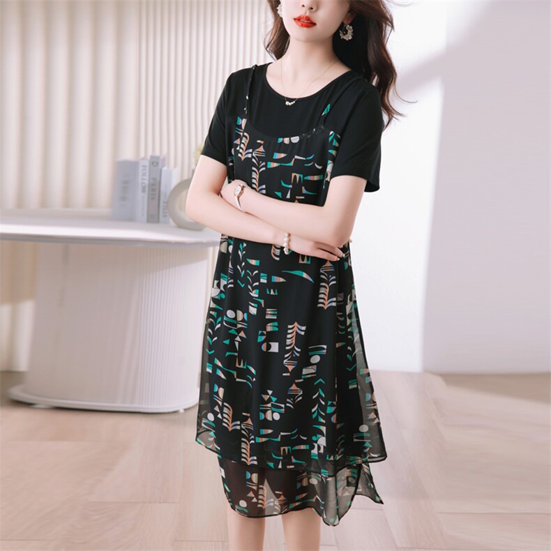 现货2023夏季新品宽松显瘦碎花雪纺拼接假两件连衣裙,女装连衣裙,余墨