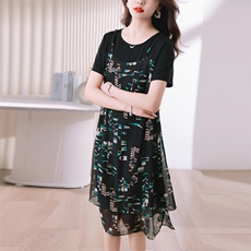 现货2023夏季新品宽松显瘦碎花雪纺拼接假两件连衣裙，女装连衣裙，余墨