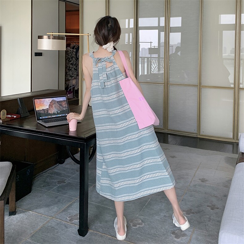 多巴胺穿搭夏日无袖吊带裙女中长款2024夏新款宽松减龄格纹连衣裙,女装连衣裙,2C201