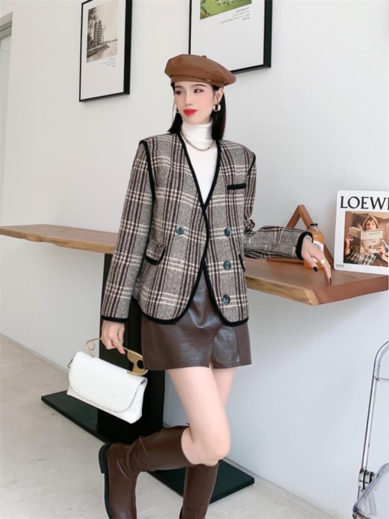 新款外套两个颜色，其它，英雅姿秀