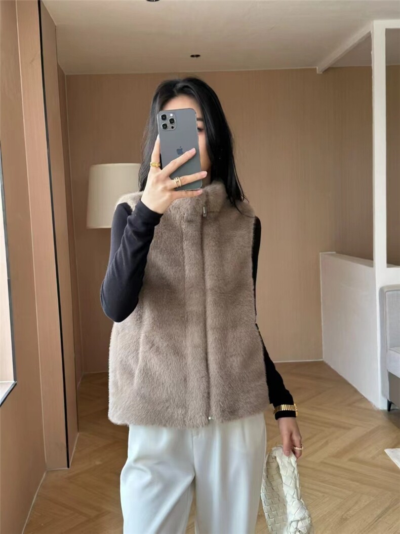 2025年秋季水貂绒环保皮草外套女马夹短款水貂毛皮毛一体马甲,女装马甲,泰合衣坊