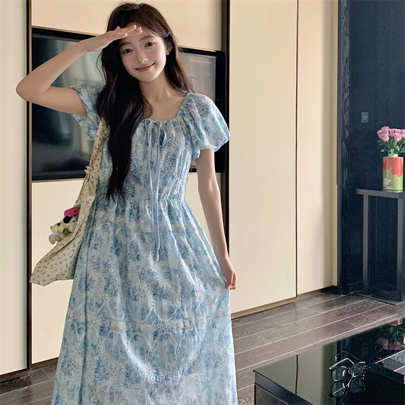 蓝色绣花泡泡袖连衣裙女夏季2025新款别致设计感复古文艺范刺绣裙,女装连衣裙,2D078