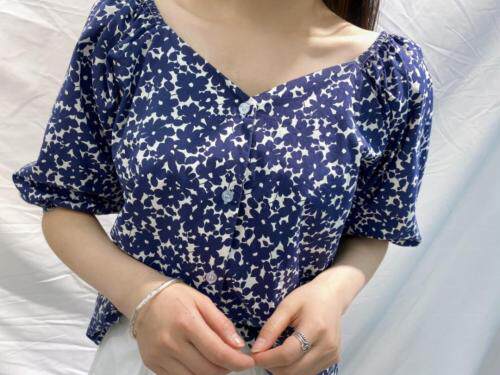 棉布上衣V领显瘦款，女装，潮溢