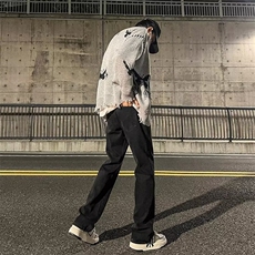 黑色
