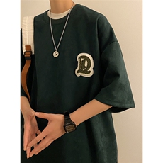 深绿色