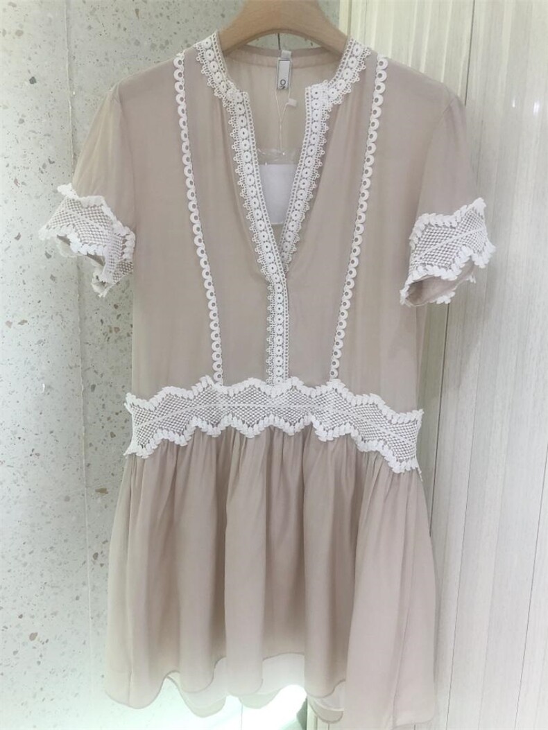 【现货】蕾丝边连衣裙，女装连衣裙，ONE