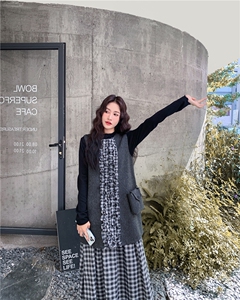 格纹拼接木耳边背心裙打底衫套装女2025秋季新款松弛感休闲两件套图片