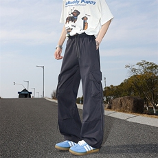 深灰色