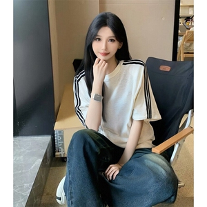 抖音得物品质二开240克宽松纯棉美式潮牌印花三条杠中性风短袖T恤图片