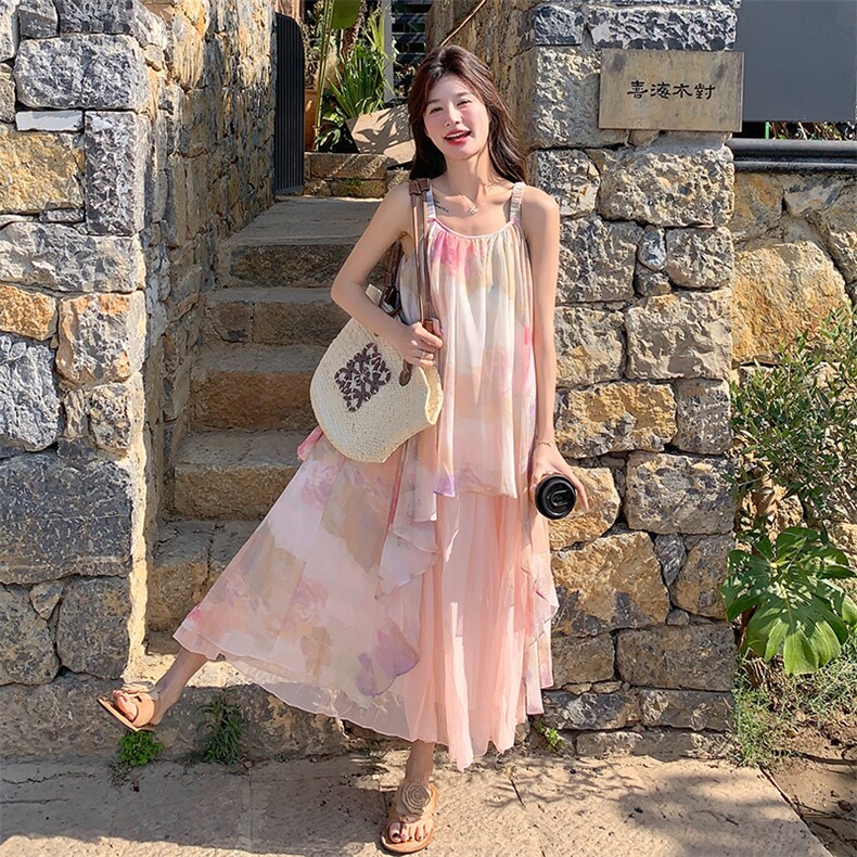 百褶吊带显瘦连衣裙女夏无袖网纱海边长裙小众设计感,女装连衣裙,2C177
