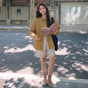 秋季长袖衬衫上衣女设计感小众新款宽松翻领黄色ins韩系纯色衬衣图片