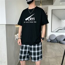 黑色