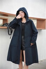 秋季中长款新品欧版经典风衣，女装风衣，得瑟空间