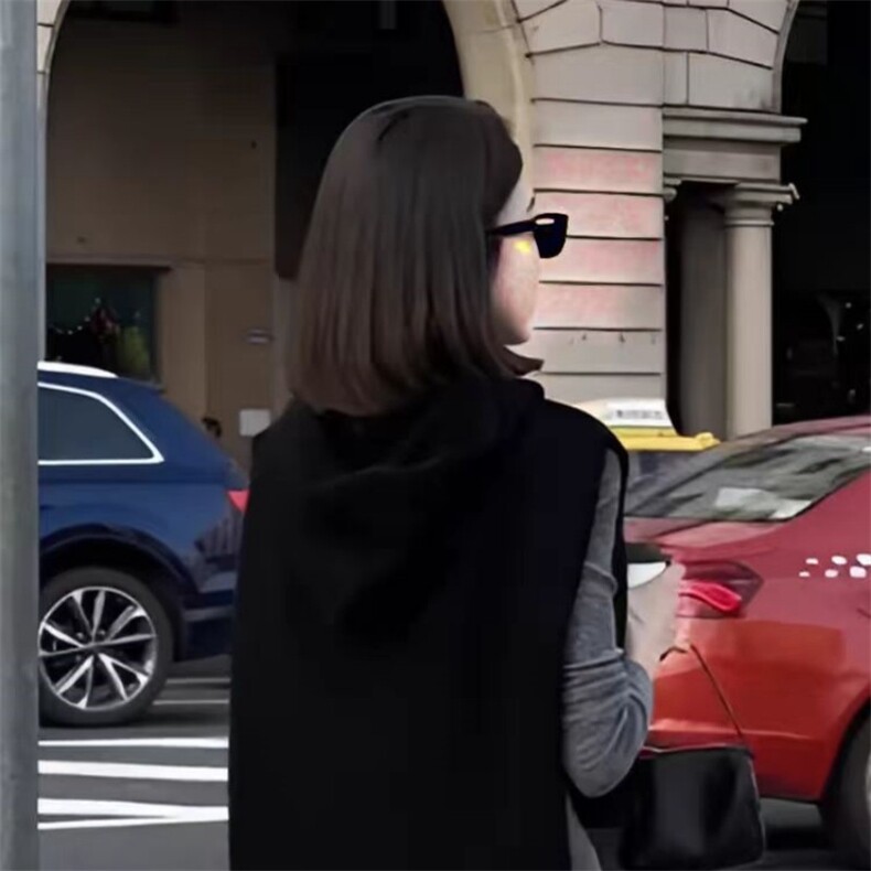 2025春季穿搭一整套女高级气质连帽针织马甲休闲百搭上衣两件套潮,针织衫/毛衣,锦瑟羊绒