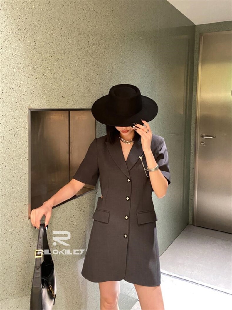 雷洛奇丽 1983MP147859