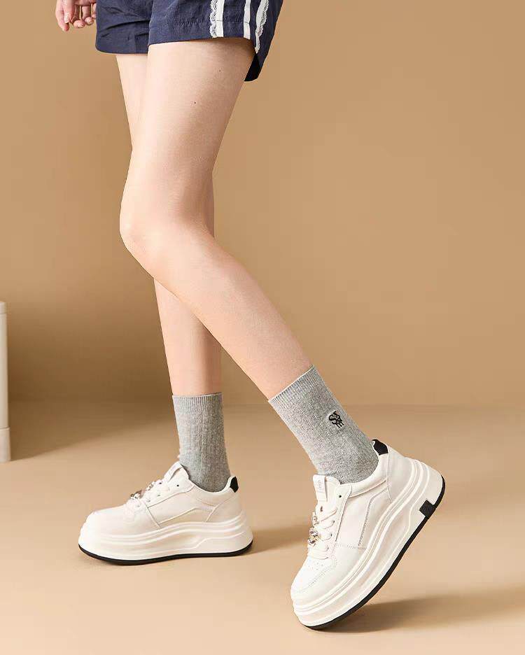 百搭厚底小白鞋女2025新款春季软底休闲鞋松糕增高白色板鞋，女鞋休闲鞋，泰合衣坊