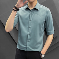 浅绿色