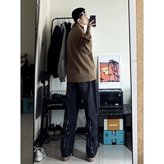 黑色
