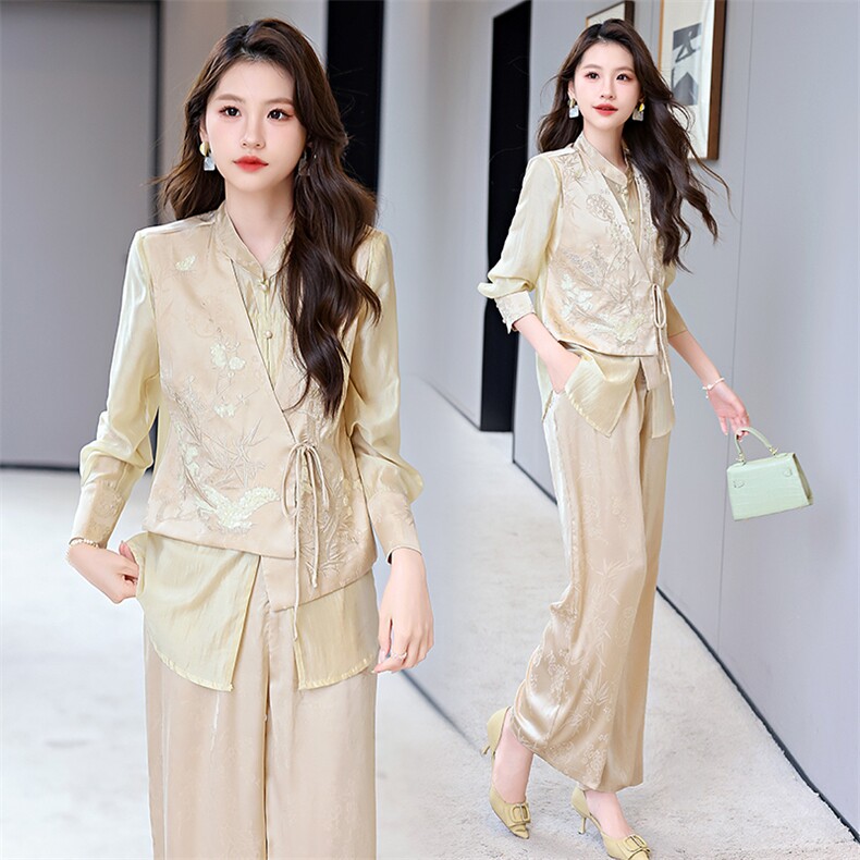 BAO2024夏装时尚套装绣花钉珠气质优雅通勤防晒新中式重工套裤，女装套装/套裙，时尚俏佳人