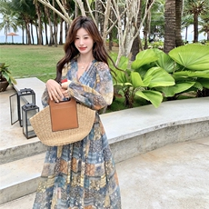 法式复古碎花连衣裙女2025夏季新款设计感小众收腰显瘦气质长裙子，女装连衣裙，韩蜜菓
