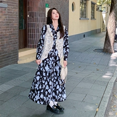 法式镂空蕾丝马甲套装裙女2025秋季新款气质超好看印花长裙两件套，女装连衣裙，2C123