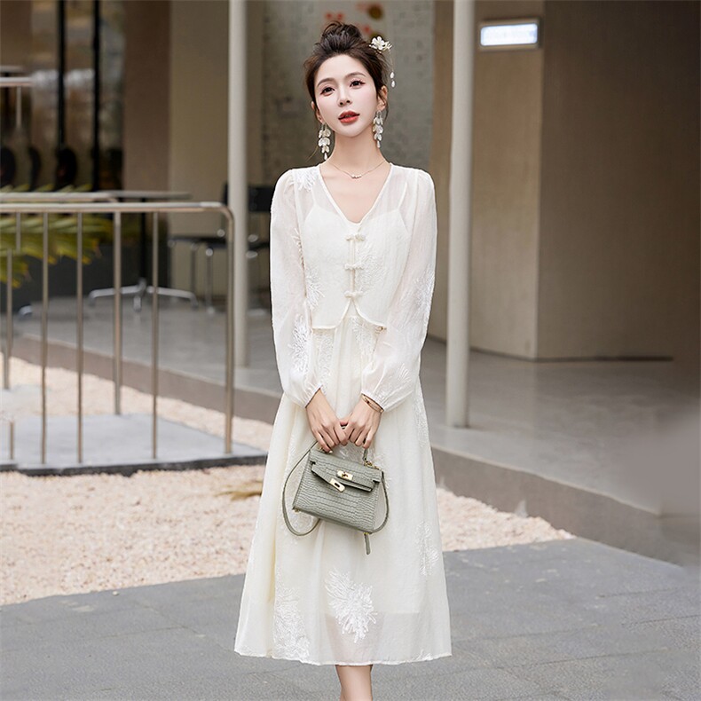 吊带连衣裙女2024春新款小个子新中式提花夏外搭开衫,女装短外套,布芭啦