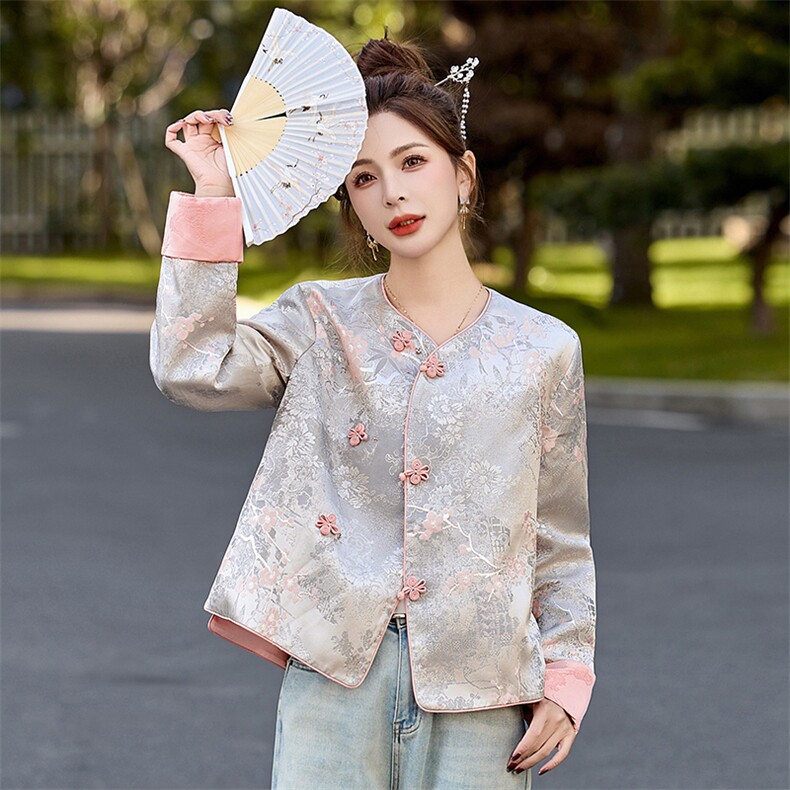 新中式气质国风提花外套女2025春秋新款洋气漂亮今年流行盘扣上衣,女装短外套,伊仟回