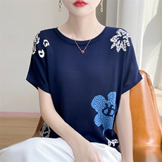 夏季新款简约莱赛尔天丝花朵蓝色短袖女宽松百搭显瘦时尚休闲上衣，女装T恤，暖娇绒包芯纱店