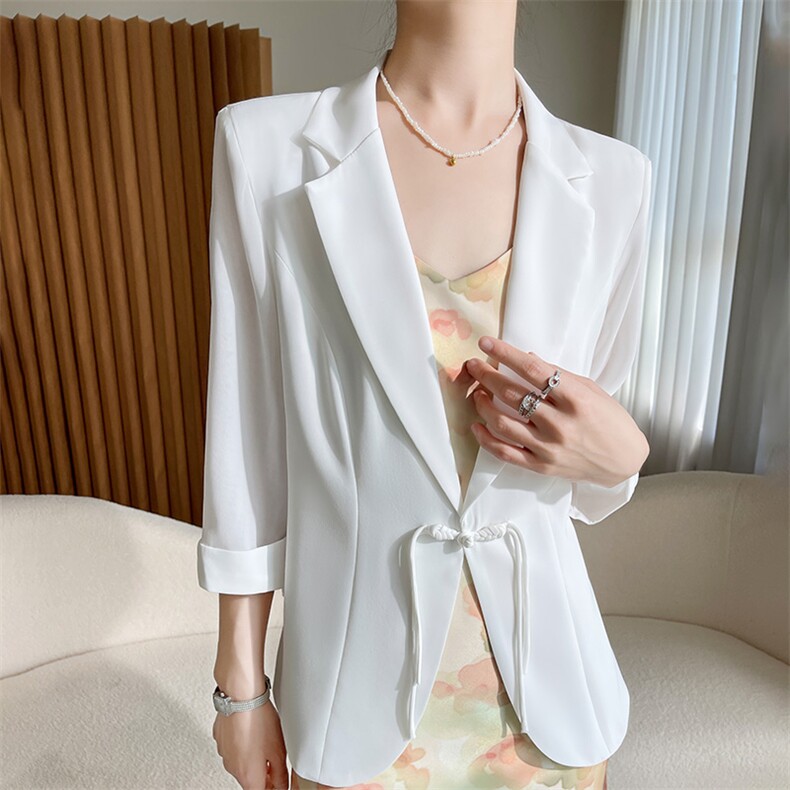 春秋新款时尚气质简约纯色百搭盘扣七分袖西装，女装西装，朝贺羊绒