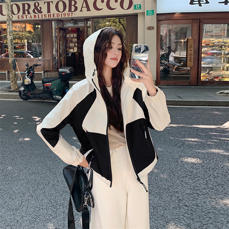 设计感拼接撞色冲锋衣外套女春秋新款高级感休闲连帽夹克上衣,女装短外套,韩蔻秀