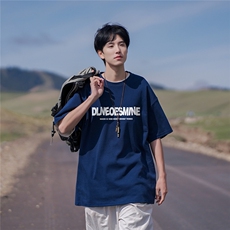 藏青色