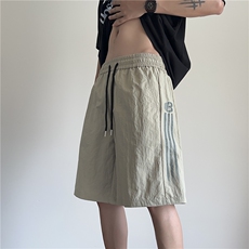 豆绿色