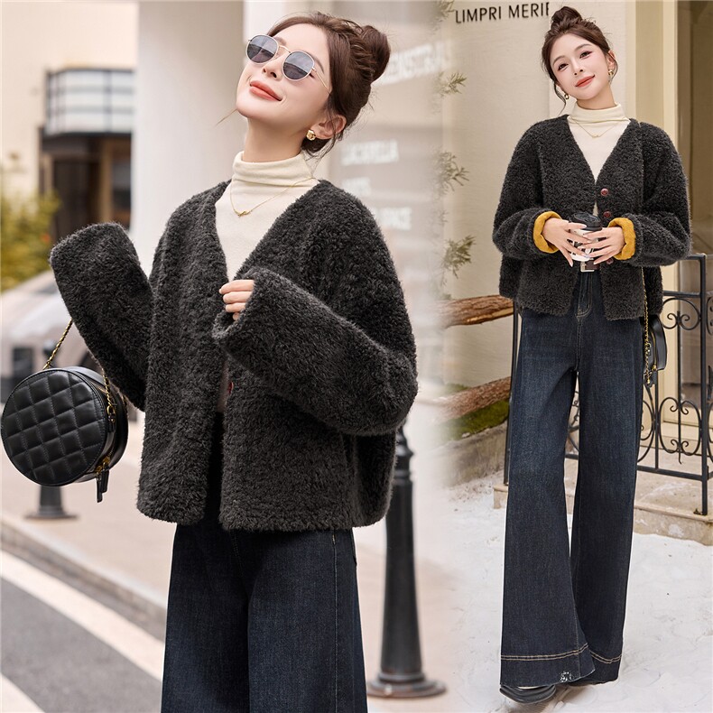 2025冬装新款简约时尚皮毛一体外套，女装毛呢外套，芭米依尚