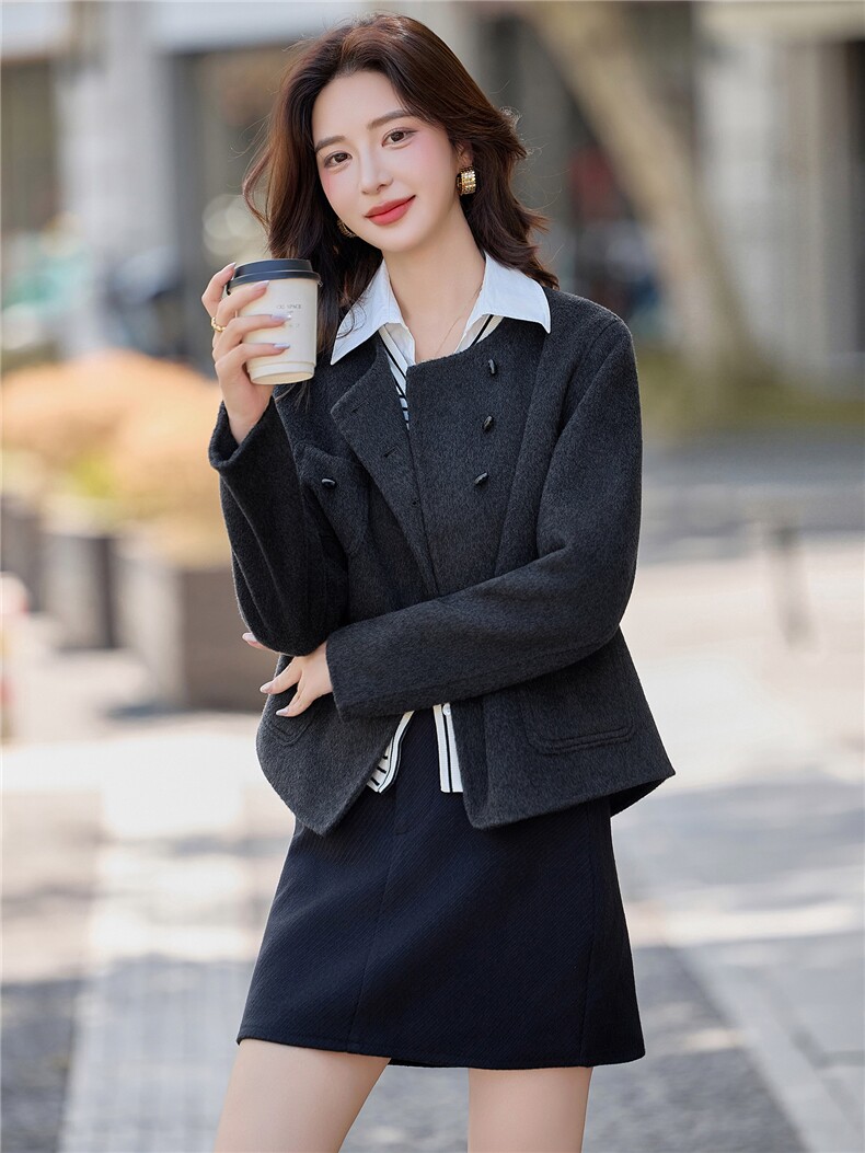 粉色小香风温柔气质双面呢短外套女2025秋冬装减龄牛角扣毛呢大衣,女装双面呢大衣,沁沁公主