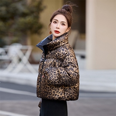 时尚豹纹短款羽绒服女2025冬季新款立领烫钻亮面白鸭绒欧版外套，女装羽绒服，沁沁公主