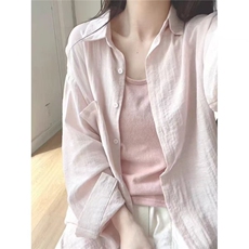 淡粉色