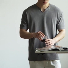 灰色