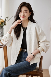 白色夹克外套女2025春秋款时尚宽松百搭休闲小个子菱格棒球服上衣图片