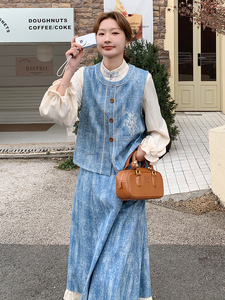 春天小清新开春穿搭牛仔套装裙女2025新款刺绣马甲半身裙三件套装图片
