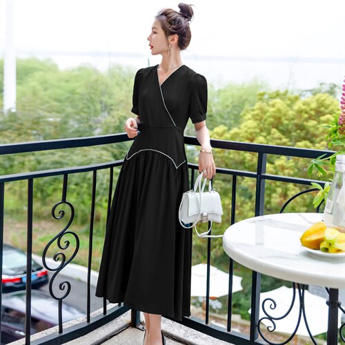 2023年夏季韩版通勤V领中长款连衣裙中长款通勤V领96%及以上高腰，女装连衣裙，火爆靓佳人