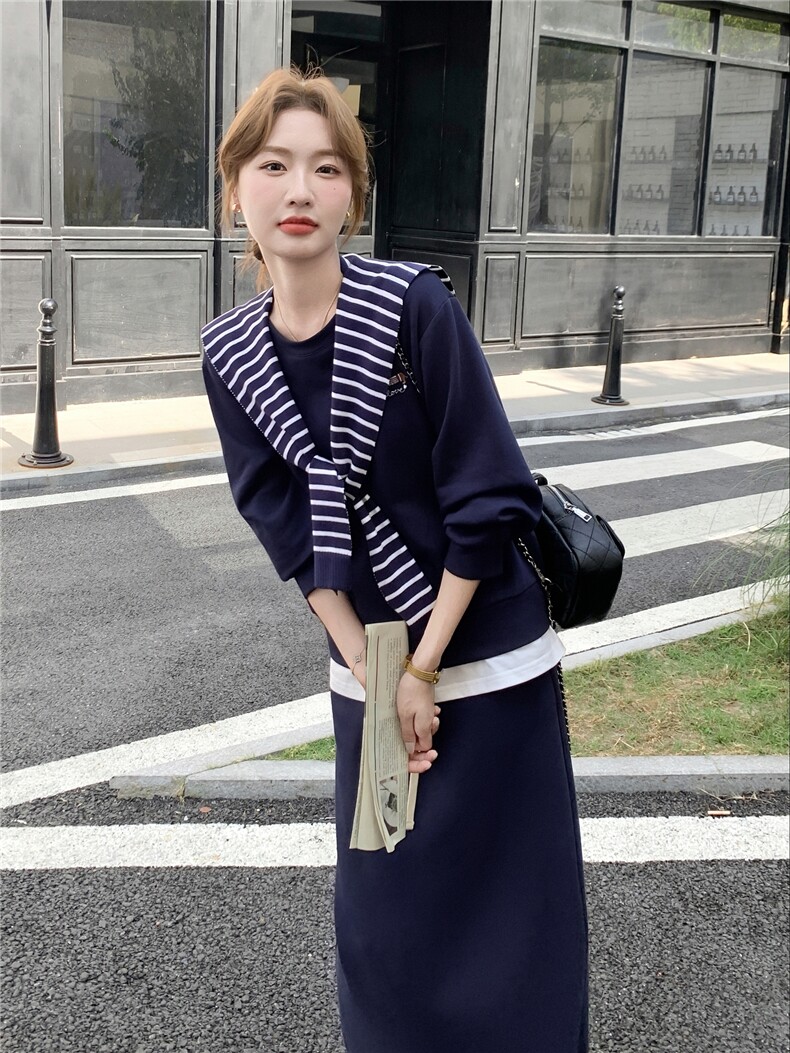 主推现货-2025年秋季新款宽松减龄条纹披肩卫衣套装裙女两件套,女装套装/套裙,霓裳依族