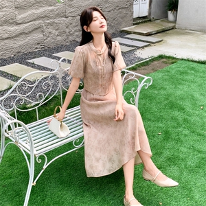 新中式刺绣连衣裙女2024秋季新款高级感超好看小个子长裙图片