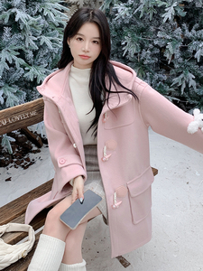 雪景 甜美粉色牛角扣毛呢连帽外套（可拆卸玩偶）图片