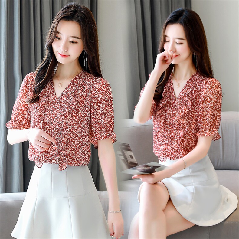 雪纺衬衣春秋2025新款韩版大码女装碎花V领木耳边打底衫宽松上衣，女装蕾丝衫/雪纺衫，超帛