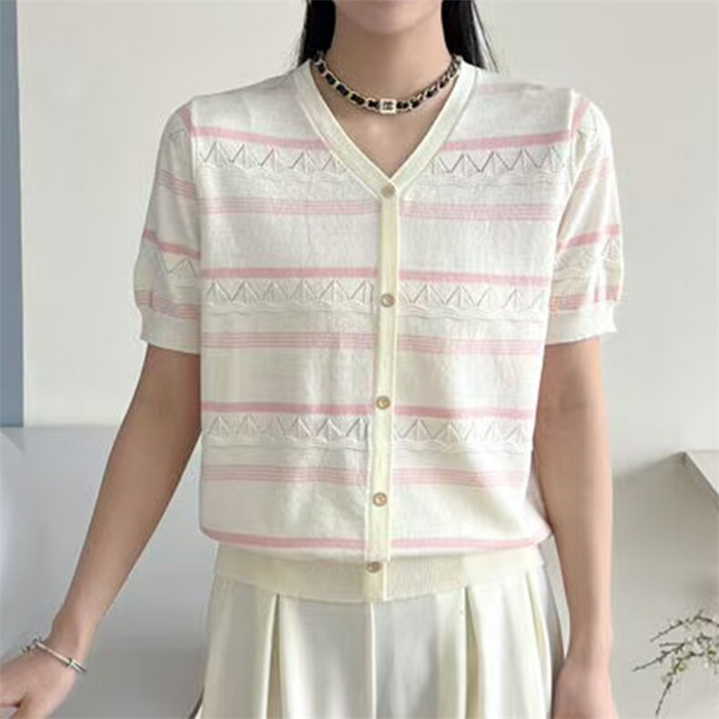 条纹V领短袖上衣女25年夏新款时尚设计感宽松冰丝针织衫套头女T恤，女装T恤，暖姿羊绒
