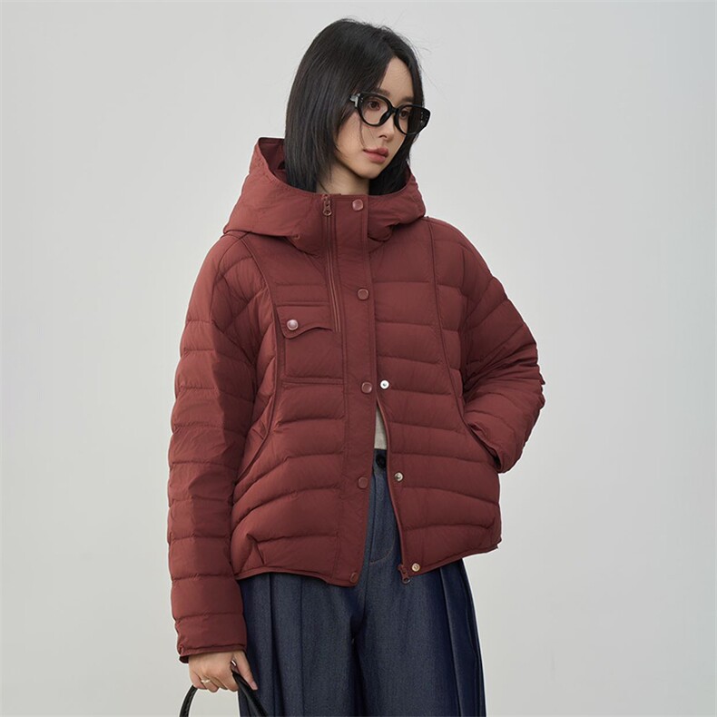 现货2025年冬季90白鸭绒休闲风常规保暖有帽不可拆,女装羽绒服,阳光伊恋