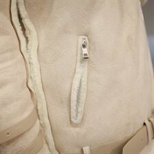 现货皮衣纯色POLO领2021年冬季长袖中长款时尚不掉毛，女装毛呢外套，奕薇雅