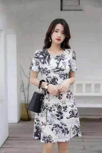 夏款连衣裙，女装连衣裙，茜茜靓点