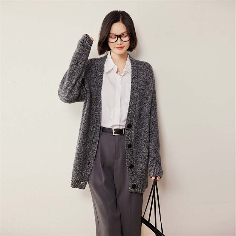 V领纯色开衫女秋冬新款宽松长袖中长款针织35%羊绒外套慵懒风百搭，女装羊绒衫，缇曼羊绒