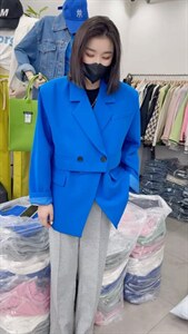 两件套西装，马甲可脱卸图片